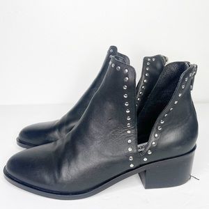 Steve Madden Conquest Bootie Black Studded Ankle Boots Cutout Pull On Size 9.5